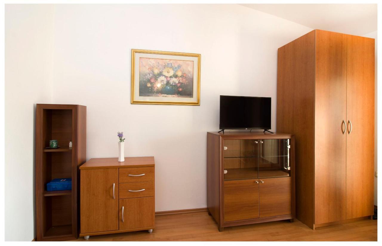 Apartment Zdravko Примоштен Экстерьер фото