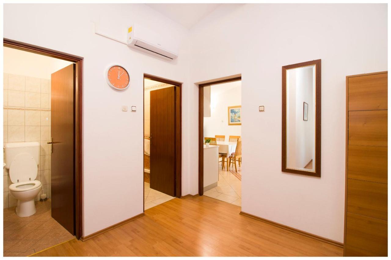 Apartment Zdravko Примоштен Экстерьер фото