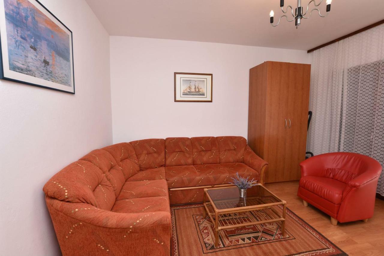 Apartment Zdravko Примоштен Экстерьер фото