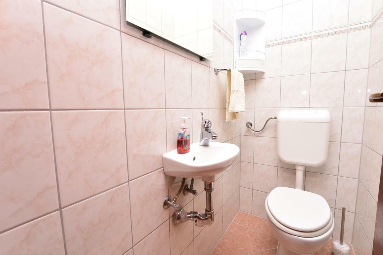 Apartment Zdravko Примоштен Экстерьер фото
