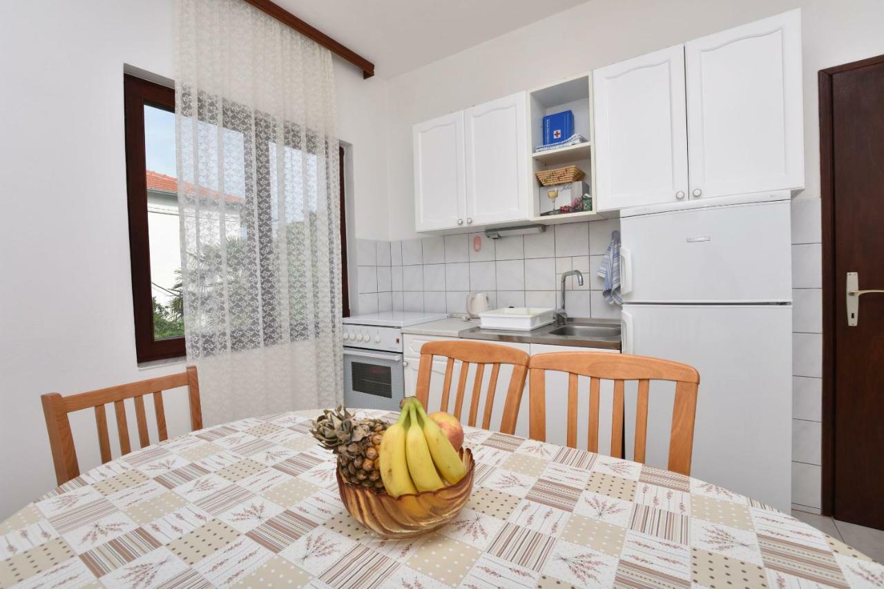 Apartment Zdravko Примоштен Экстерьер фото