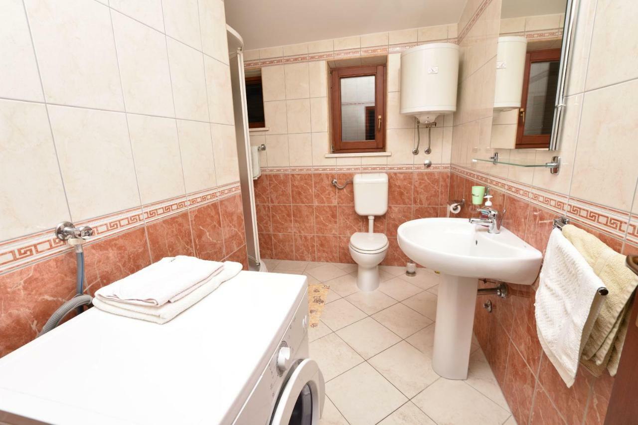 Apartment Zdravko Примоштен Экстерьер фото