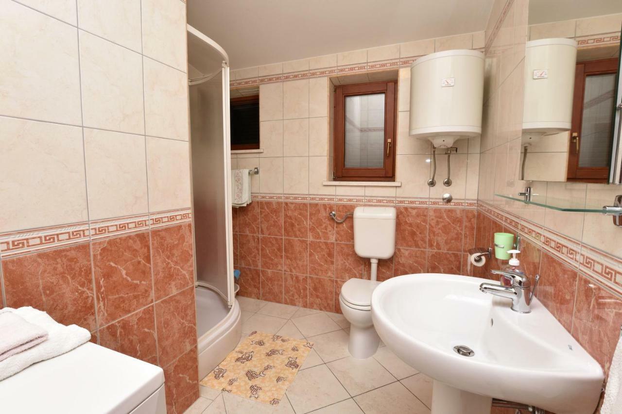Apartment Zdravko Примоштен Экстерьер фото