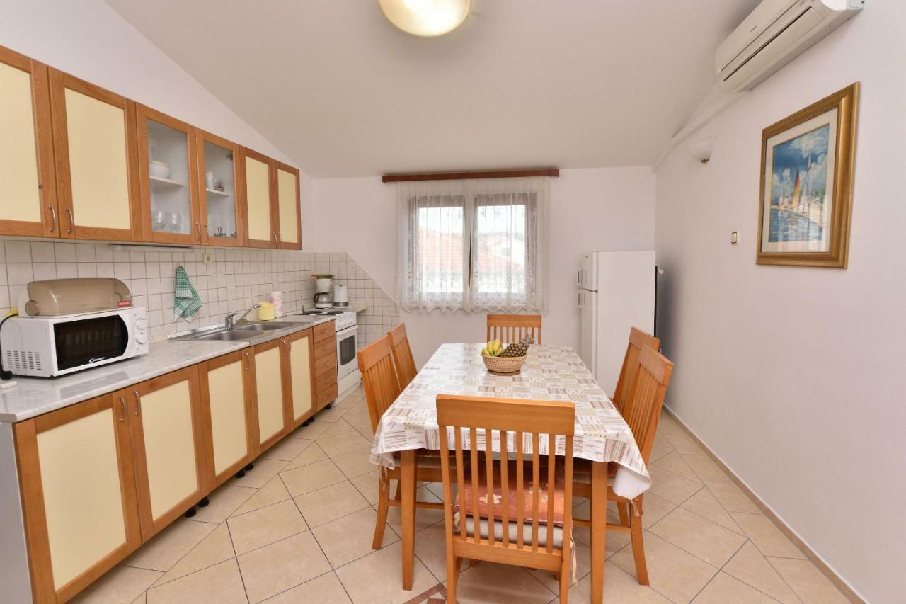 Apartment Zdravko Примоштен Экстерьер фото