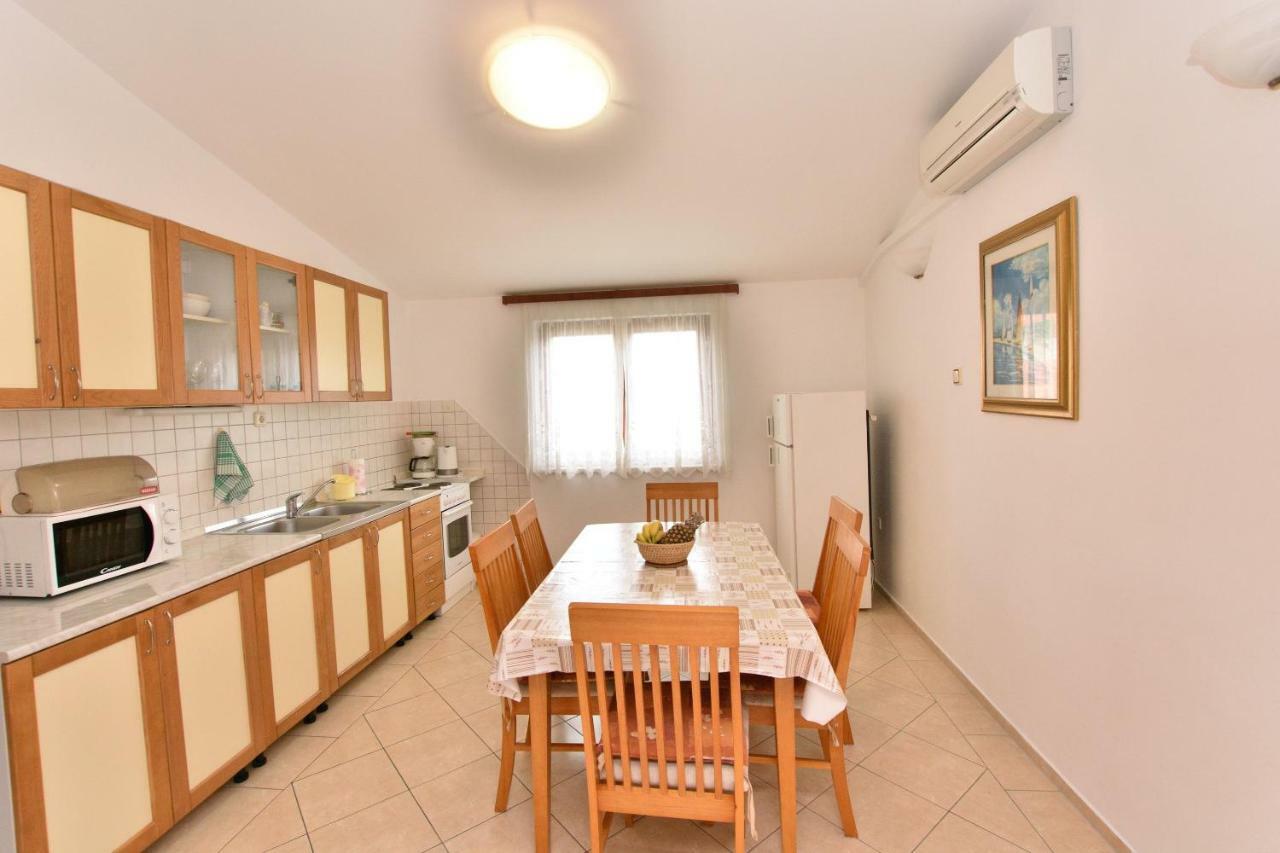 Apartment Zdravko Примоштен Экстерьер фото
