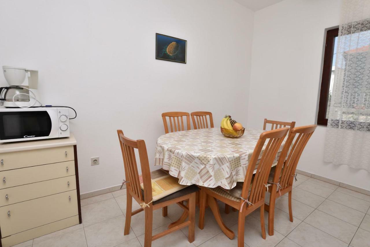 Apartment Zdravko Примоштен Экстерьер фото