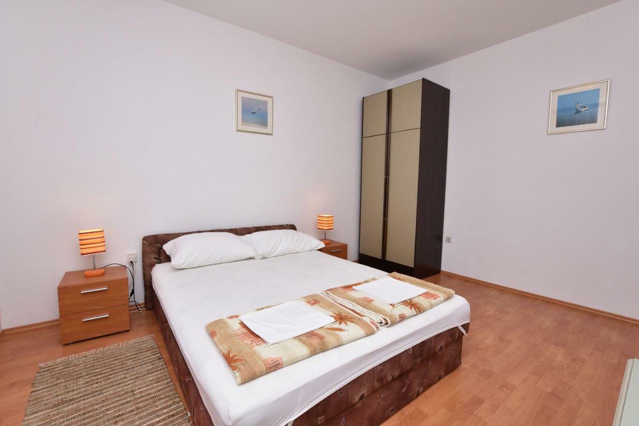 Apartment Zdravko Примоштен Экстерьер фото