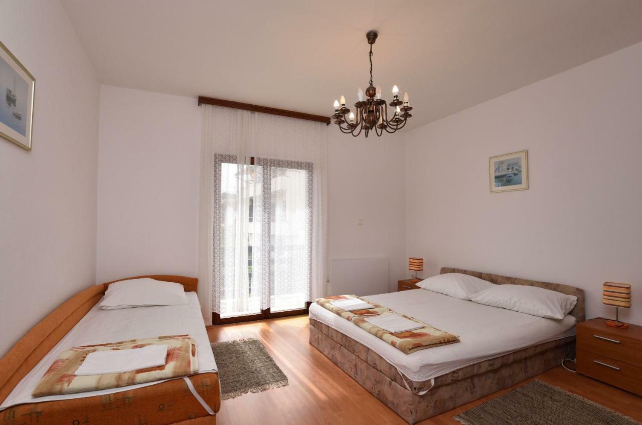 Apartment Zdravko Примоштен Экстерьер фото